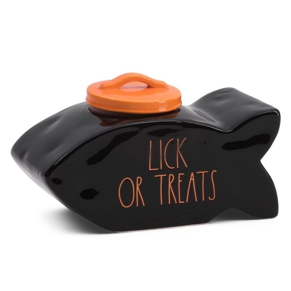 🎃 RAE DUNN Lick or Treats Fish Shaped Canister 10”x 6” NEW in Box Halloween‎ - Picture 1 of 3